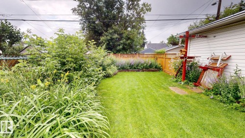 7727 77 Avenue Nw, Edmonton, AB - Outdoor