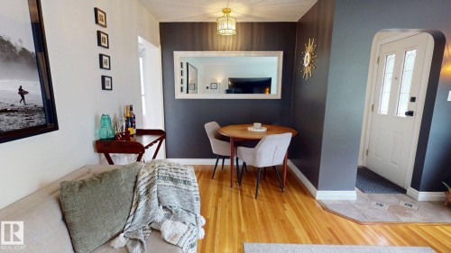 7727 77 Avenue Nw, Edmonton, AB - Indoor
