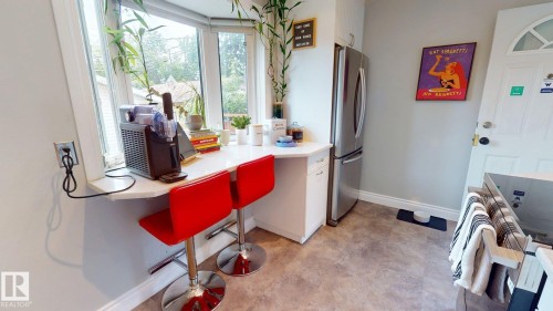 7727 77 Avenue Nw, Edmonton, AB - Indoor