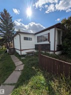 17 Evergreen Ave Northwest  Edmonton, AB T5Y 4M2