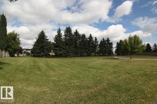 3115 135 Avenue Nw, Edmonton, AB 