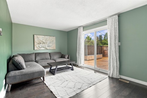 161 Woodstock Nw, Edmonton, AB 
