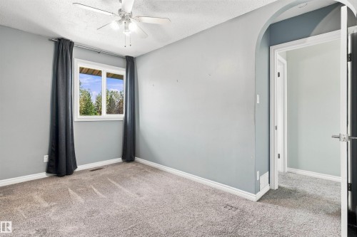 161 Woodstock Nw, Edmonton, AB 