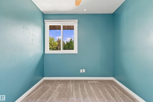 161 Woodstock Nw, Edmonton, AB 