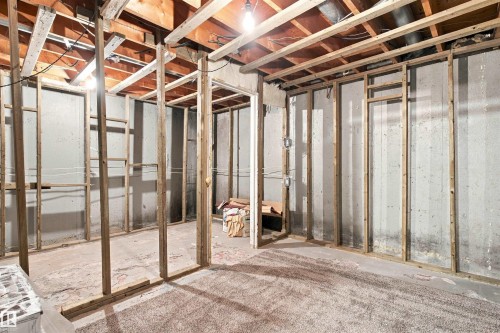 161 Woodstock Nw, Edmonton, AB 