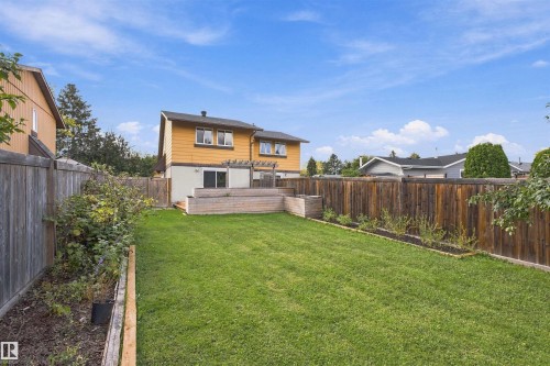 161 Woodstock Nw, Edmonton, AB 