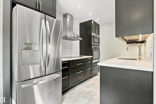 161 Woodstock Nw, Edmonton, AB 