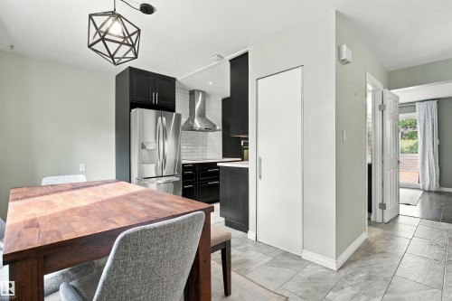 161 Woodstock Nw, Edmonton, AB 