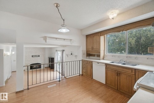 8807 181 Street Nw, Edmonton, AB 