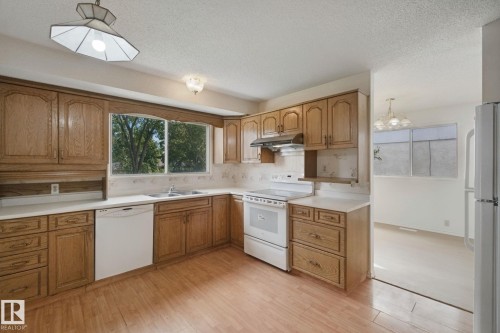 8807 181 Street Nw, Edmonton, AB 