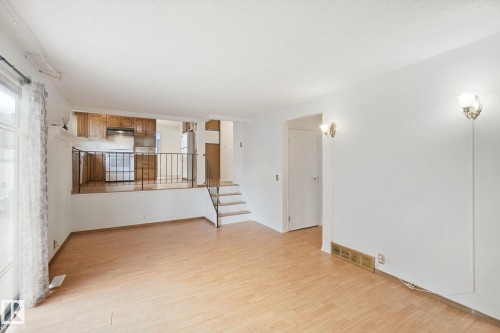 8807 181 Street Nw, Edmonton, AB 