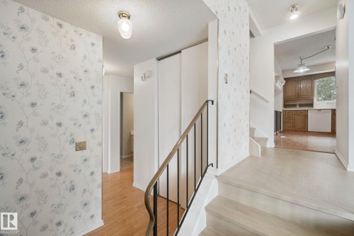 8807 181 Street Nw, Edmonton, AB 
