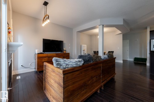 #10 1901 126 St Sw, Edmonton, AB - Indoor