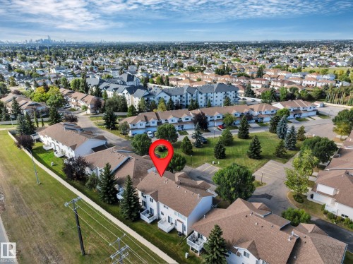 Townhome community with extensive green spaces and mature trees - #13 6608 158 Av Nw, Edmonton, AB 
