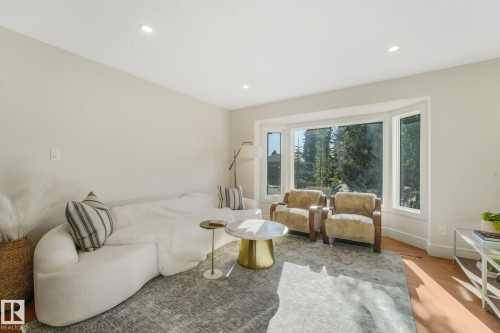 2031 104A Street Nw, Edmonton, AB 
