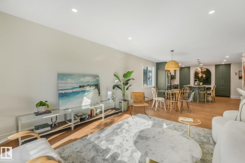 2031 104A Street Nw, Edmonton, AB 