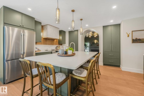 2031 104A Street Nw, Edmonton, AB 