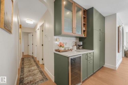 2031 104A Street Nw, Edmonton, AB 