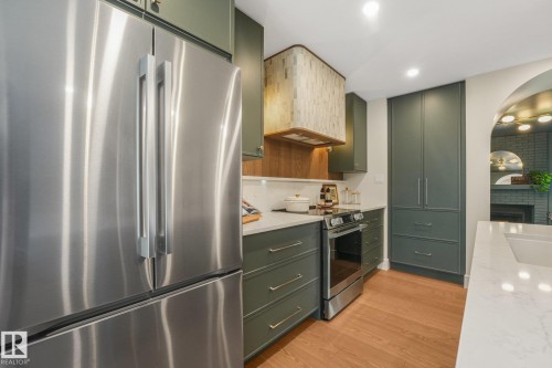 2031 104A Street Nw, Edmonton, AB 