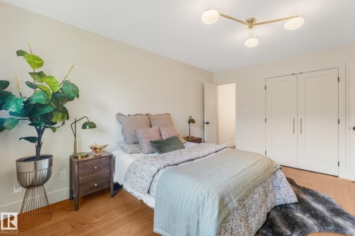 2031 104A Street Nw, Edmonton, AB 