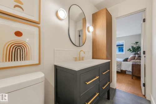 2031 104A Street Nw, Edmonton, AB 