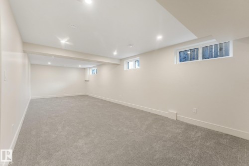 2031 104A Street Nw, Edmonton, AB 