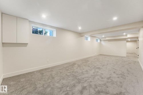 2031 104A Street Nw, Edmonton, AB 