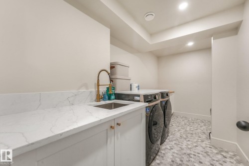 2031 104A Street Nw, Edmonton, AB 