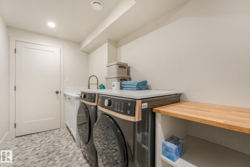 2031 104A Street Nw, Edmonton, AB 