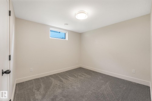 2031 104A Street Nw, Edmonton, AB 