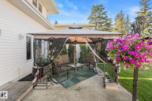 15716 78A Avenue Nw, Edmonton, AB 