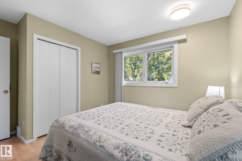 15716 78A Avenue Nw, Edmonton, AB 