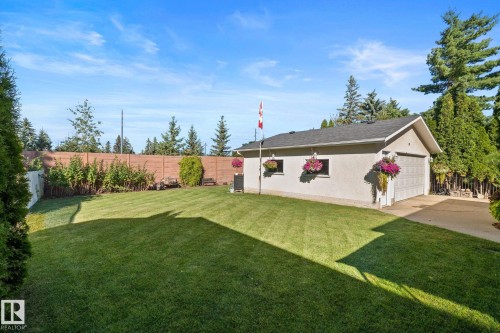 15716 78A Avenue Nw, Edmonton, AB 