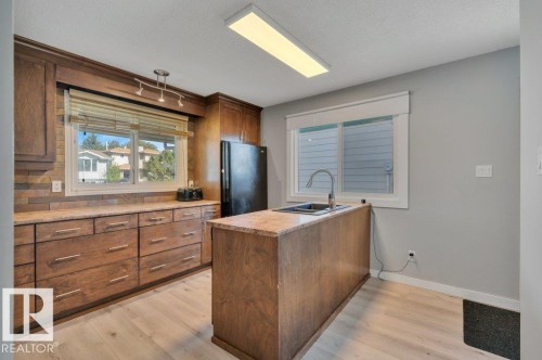 18023 73 Avenue Nw, Edmonton, AB 