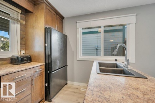 18023 73 Avenue Nw, Edmonton, AB 