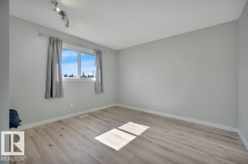 18023 73 Avenue Nw, Edmonton, AB 