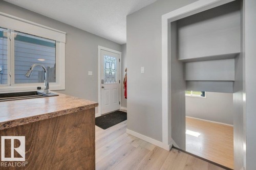 18023 73 Avenue Nw, Edmonton, AB 