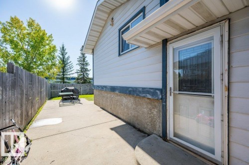 18023 73 Avenue Nw, Edmonton, AB 