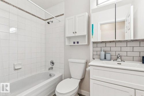 16522 104 Avenue Nw, Edmonton, AB 