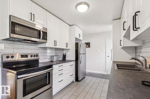 16522 104 Avenue Nw, Edmonton, AB 