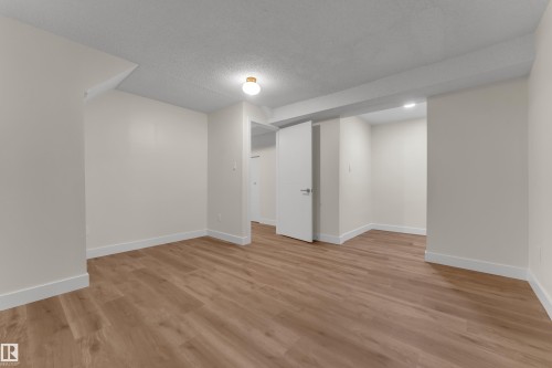 11427 141 Avenue Nw, Edmonton, AB 