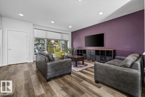 9817 77 Avenue Nw, Edmonton, AB 