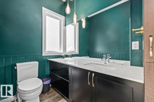 9817 77 Avenue Nw, Edmonton, AB 