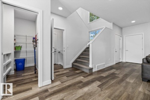 9817 77 Avenue Nw, Edmonton, AB 