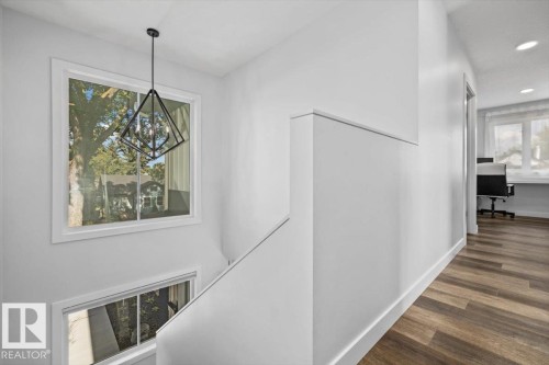 9817 77 Avenue Nw, Edmonton, AB 