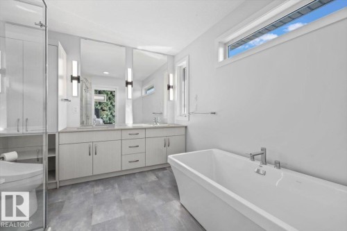 9817 77 Avenue Nw, Edmonton, AB 