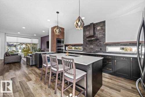 9817 77 Avenue Nw, Edmonton, AB 
