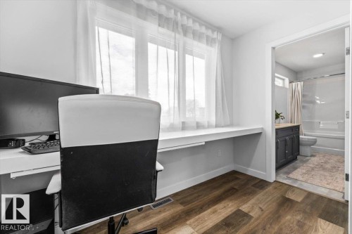 9817 77 Avenue Nw, Edmonton, AB 