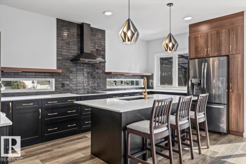 9817 77 Avenue Nw, Edmonton, AB 