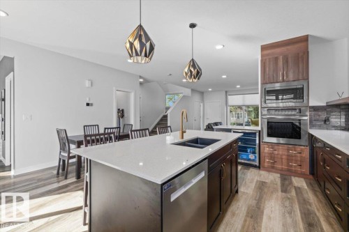 9817 77 Avenue Nw, Edmonton, AB 
